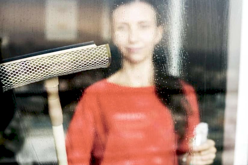 Camdaki Reklam Bantları Nasıl Temizlenir?