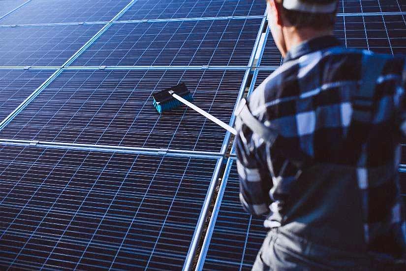 Güneş Enerjisi Paneli Kireç Temizleme Nasıl Yapılır?